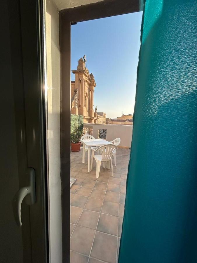 La Casa In Piazza Terrasini Exterior foto
